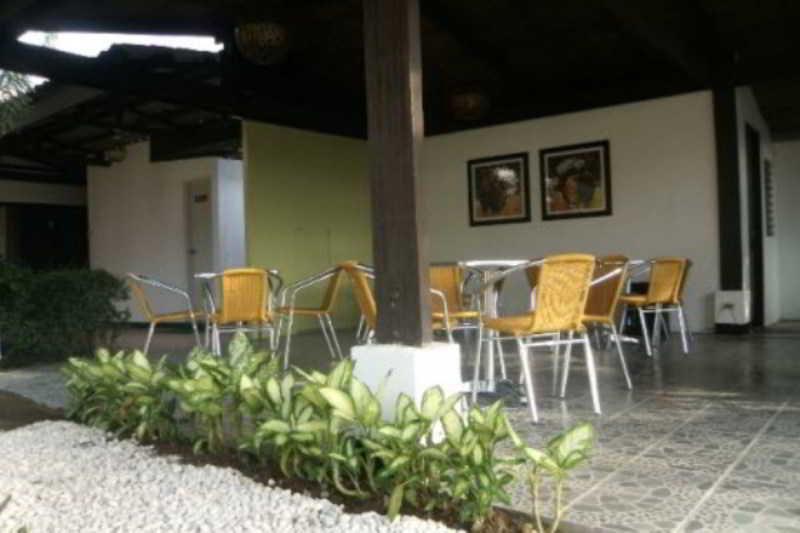 בית מלון כפרי Fern Garden Suites