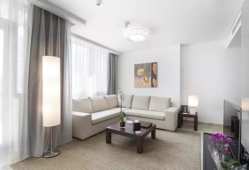 هتل La Verda Suites And Villas Dubai Marina