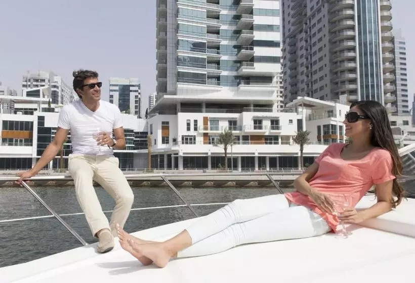 هتل La Verda Suites And Villas Dubai Marina
