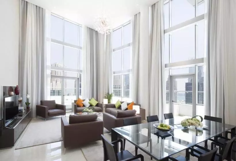 هتل La Verda Suites And Villas Dubai Marina