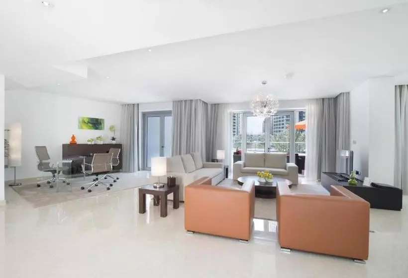 هتل La Verda Suites And Villas Dubai Marina