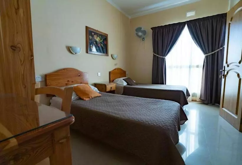 هتل Lantern Guest House
