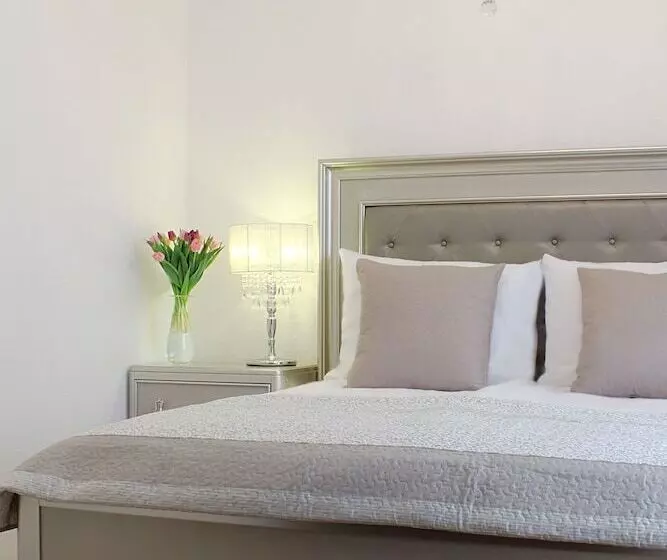 Hotelli Milford Suites Budapest