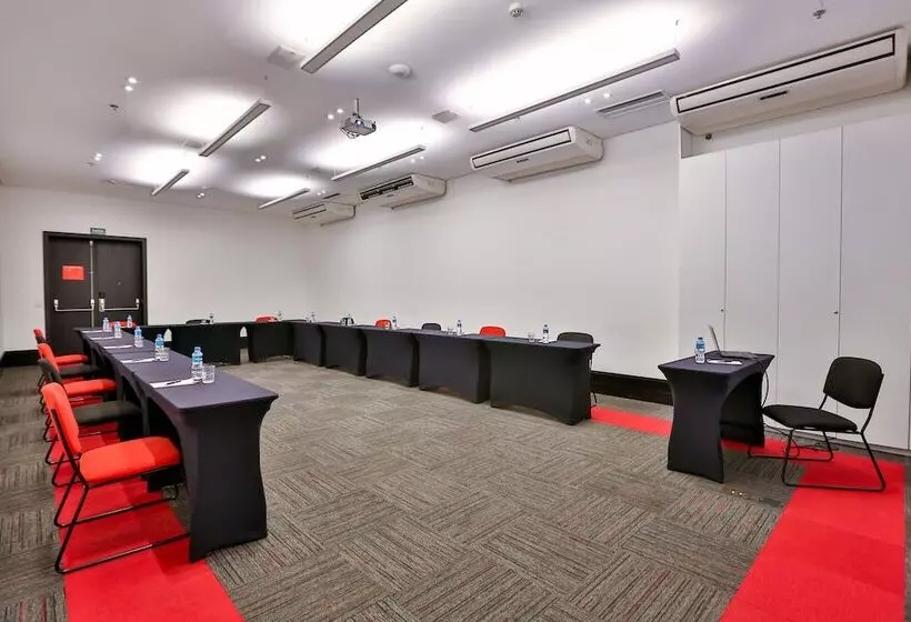 Hotelli Radisson Red Campinas