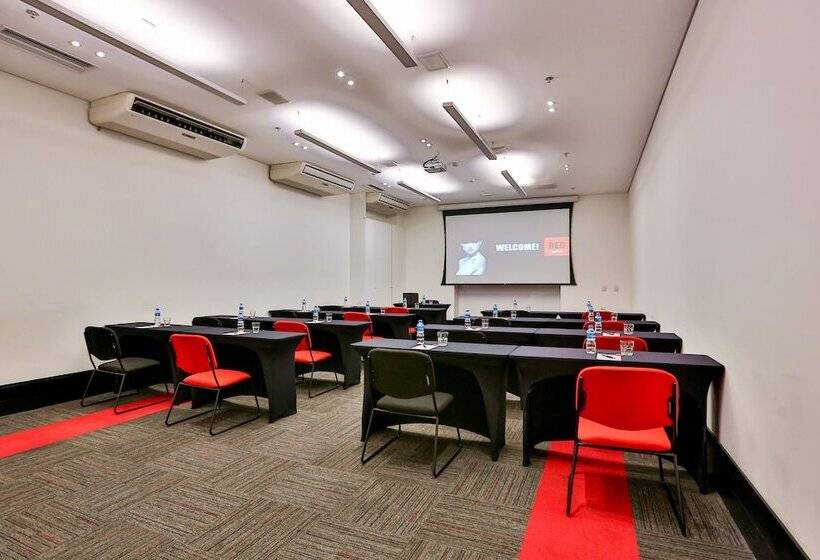 هتل Radisson Red Campinas