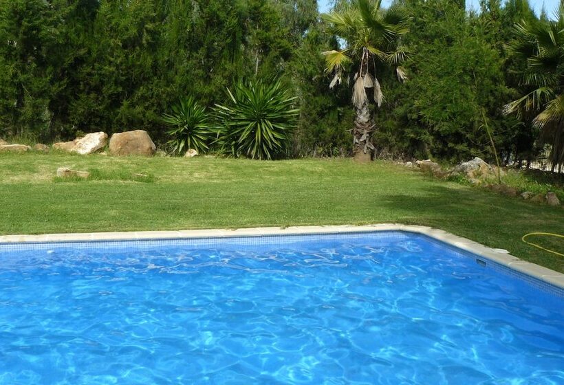 فندق ريفى Restaurante Las Buitreras