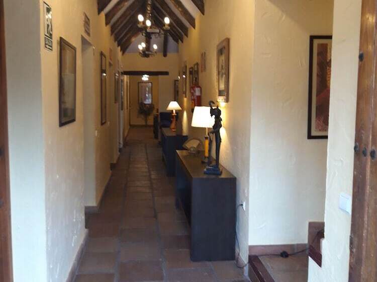 فندق ريفى Restaurante Las Buitreras