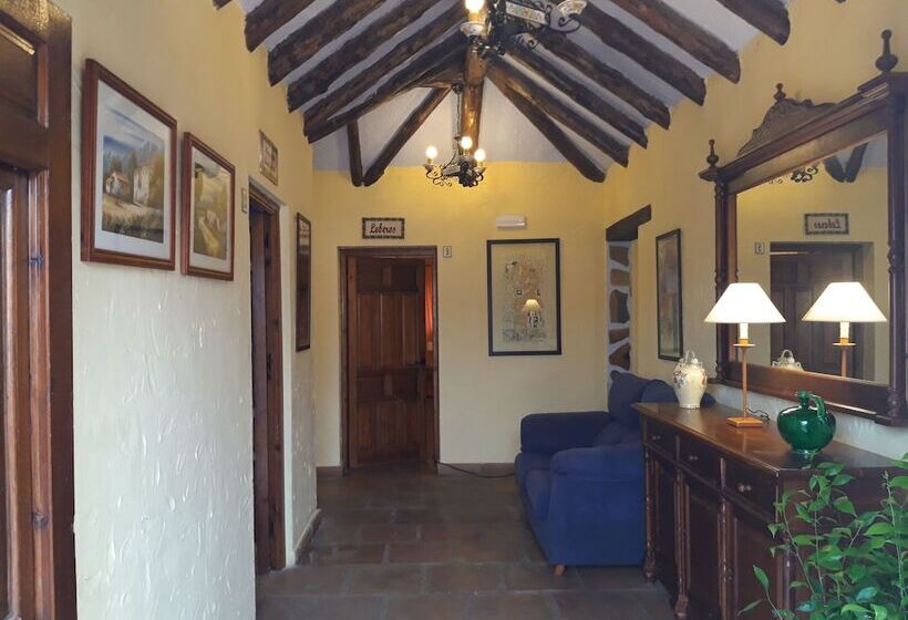 فندق ريفى Restaurante Las Buitreras