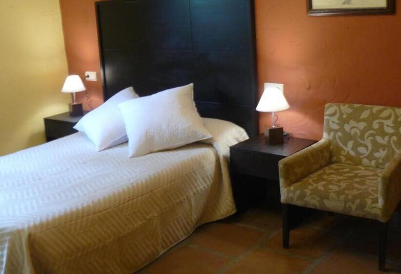 فندق ريفى Restaurante Las Buitreras