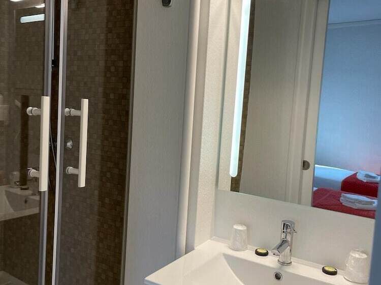 Отель Saint Clair