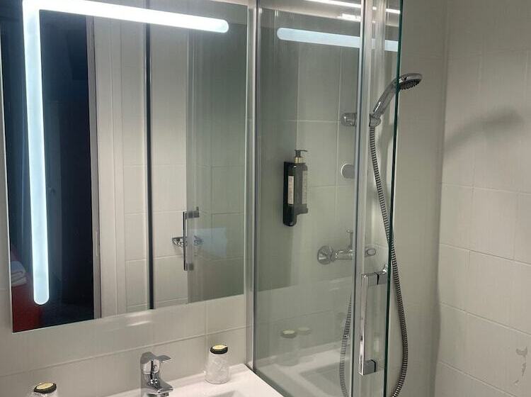 Отель Saint Clair