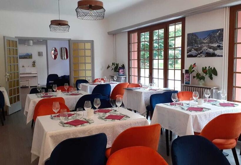 Отель Saint Clair