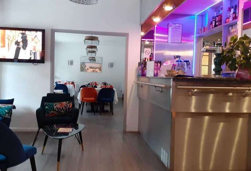 Отель Saint Clair