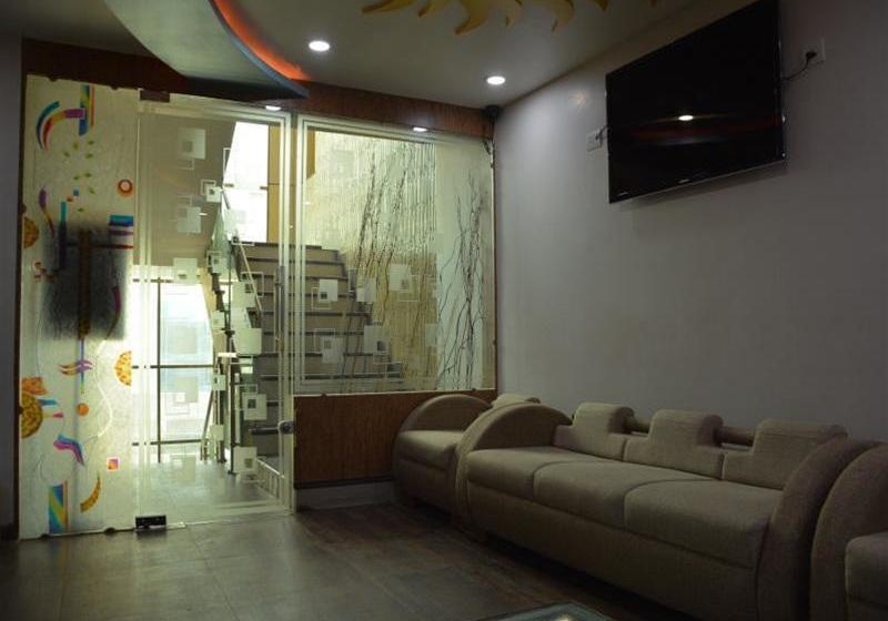 هتل Shree Avezika Comfort