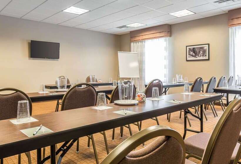 Отель Sleep Inn & Suites Cumberland