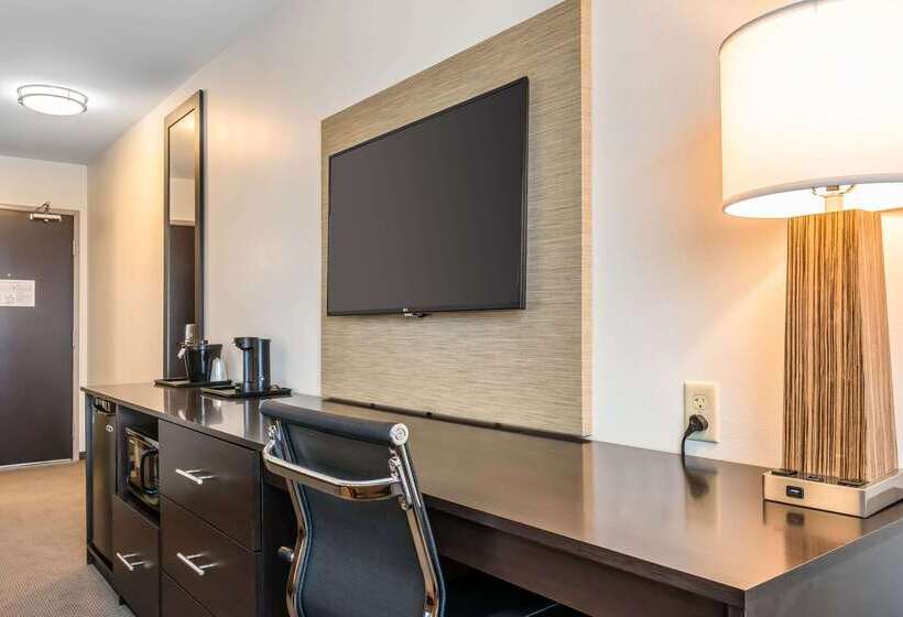 Отель Sleep Inn & Suites Cumberland