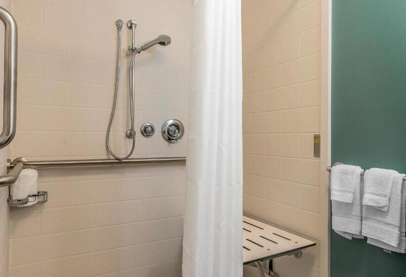 Отель Sleep Inn & Suites Cumberland