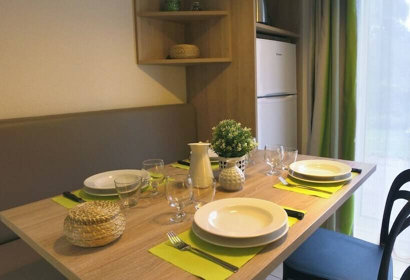 בית מלון כפרי Vvf Bourgogne Auxois Morvan