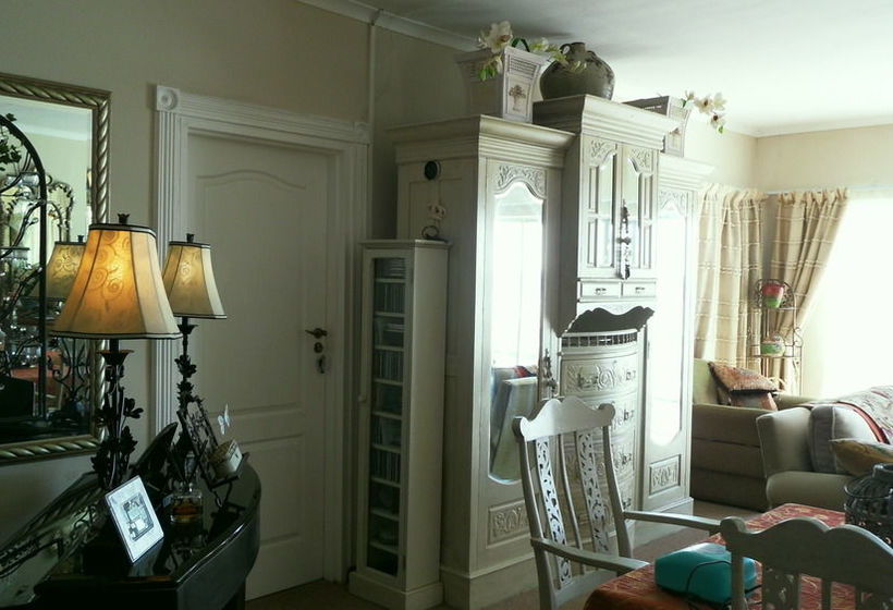 Zabdiel Self Catering