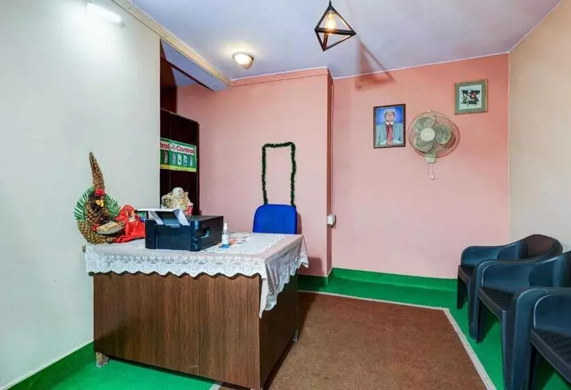 ホテル Oyo Flagship Maha Maya Inn Home Stay