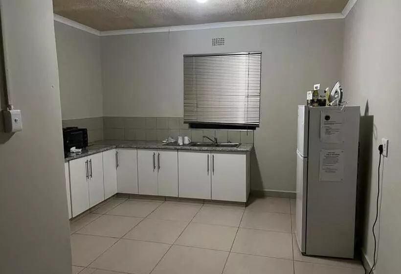 Aamiaismajoitus (B&B) Sunset Lodge