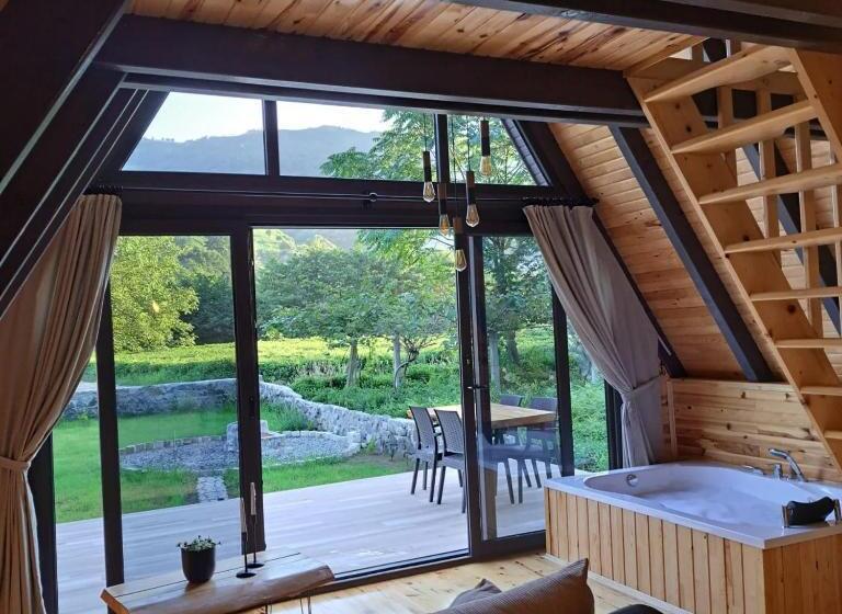 مبيت وإفطار Tuna Bungalow