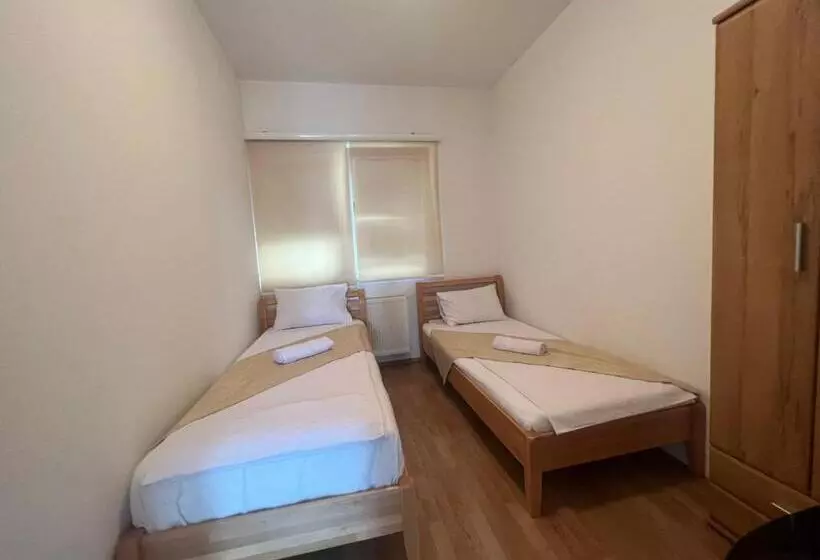 Magnus Aparthotel   Free Parking