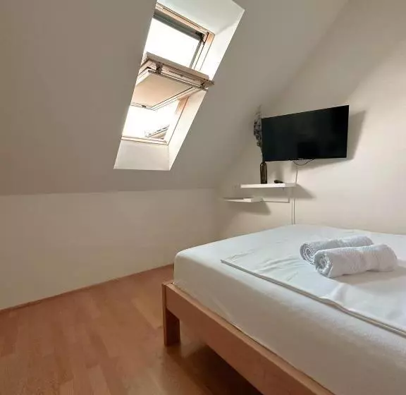 Magnus Aparthotel   Free Parking