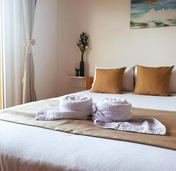 Magnus Aparthotel   Free Parking