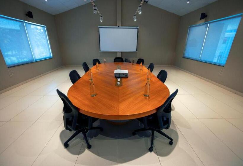 リゾートホテル Kshemavana The Wellness Retreat