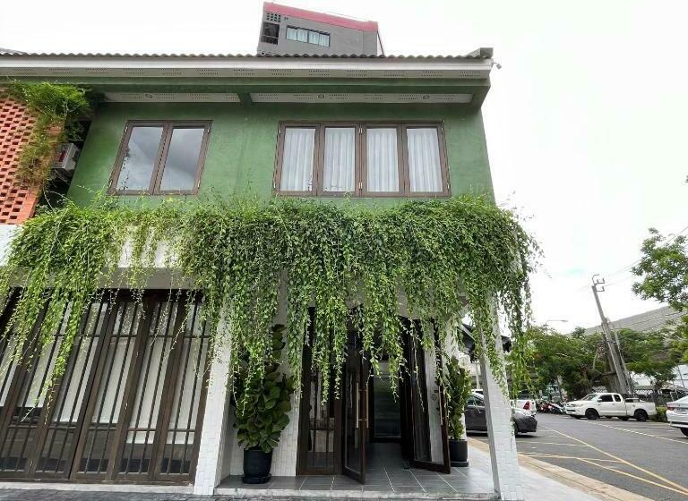 Schronisko Homie Non   โฮมมี่ นนท์