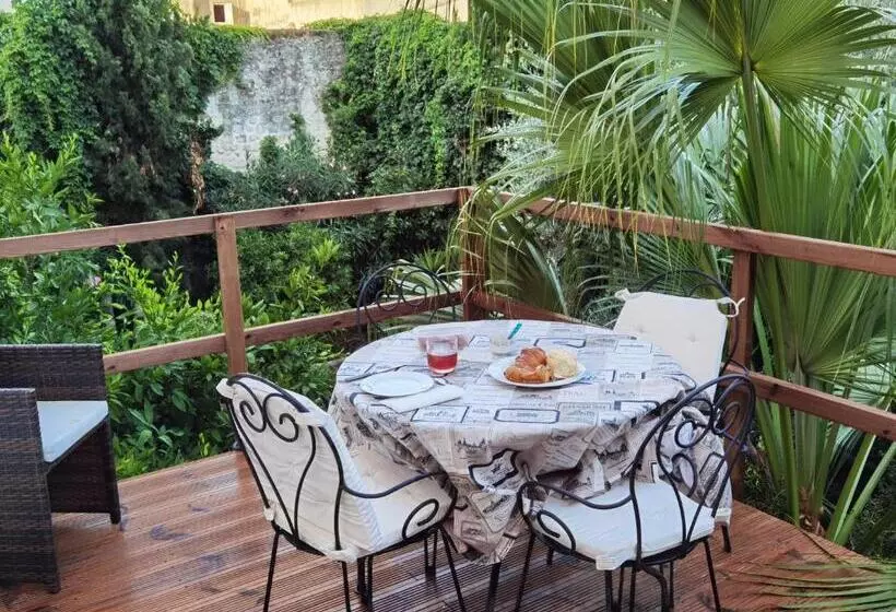 Aamiaismajoitus (B&B) Le Clos Des Consuls