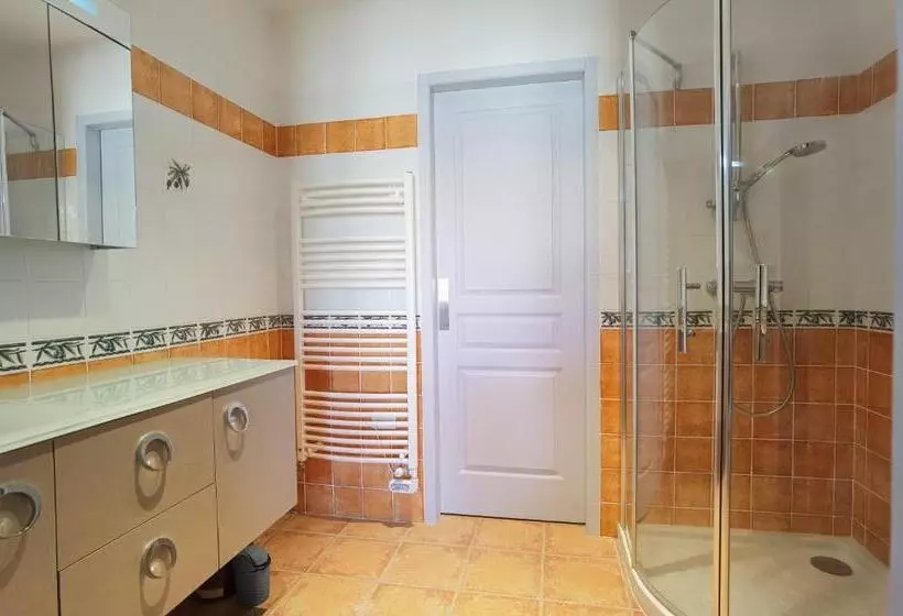 Aamiaismajoitus (B&B) Le Clos Des Consuls