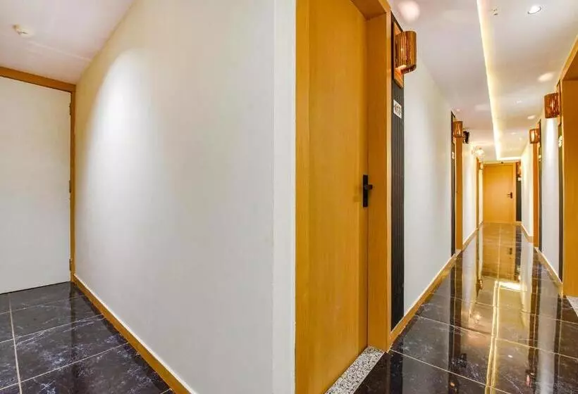 Fabhotel Sky Palace