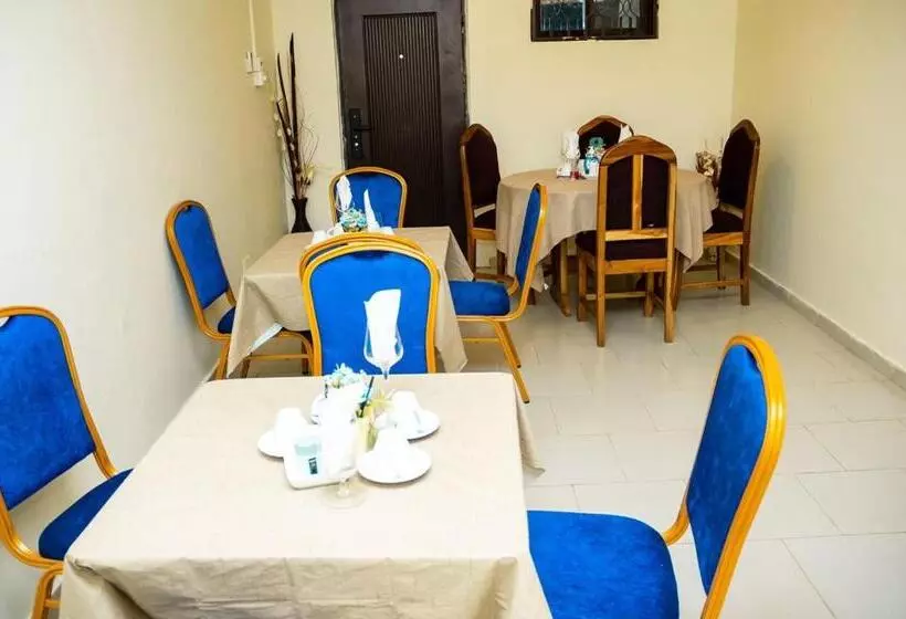Hotelli Ben And Moons Lodge And Event Center