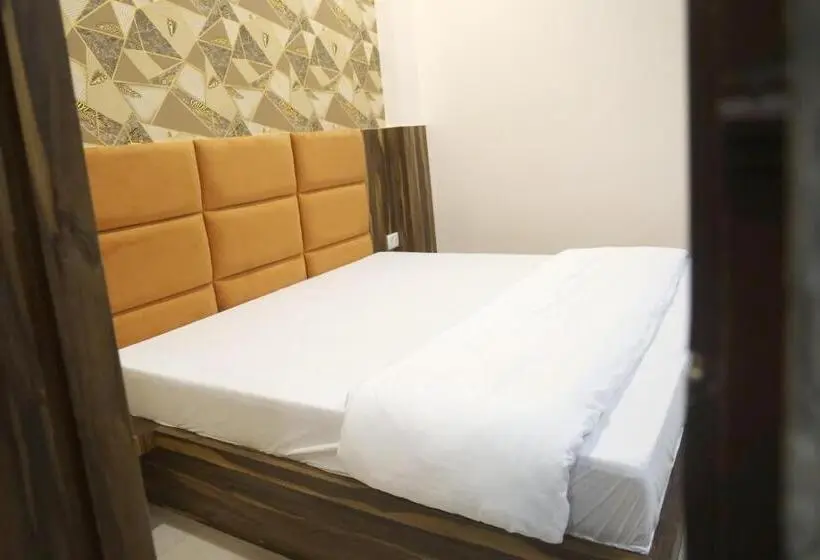ホテル Keshavam Inn