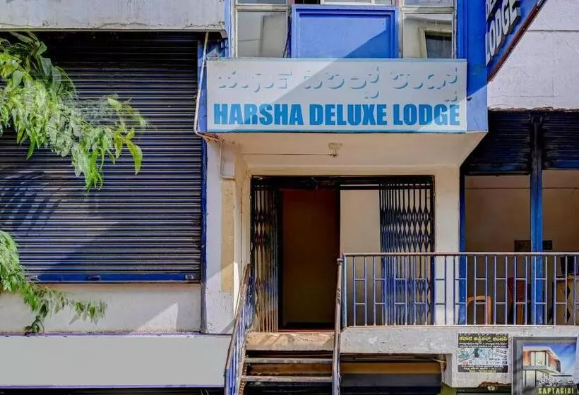 Hotelli Spot On Harsha Varsha Deluxe Lodge