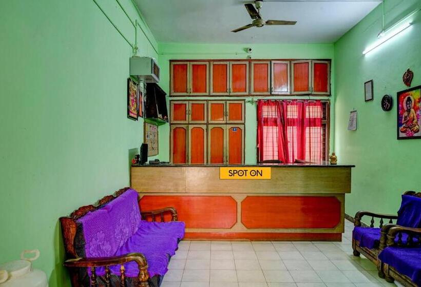 酒店 Spot On Harsha Varsha Deluxe Lodge