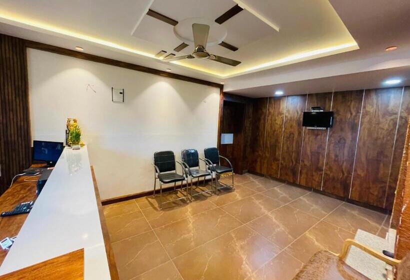 ホテル Staymaker Yashaswini Residency