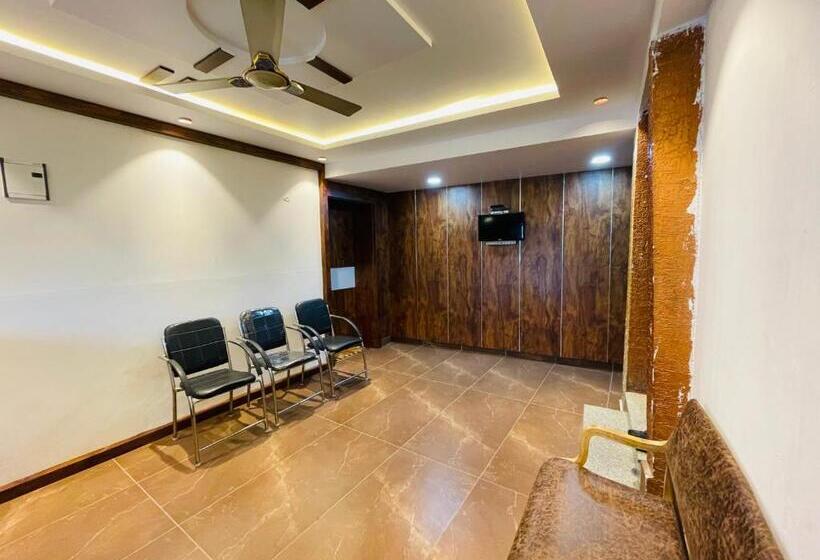 ホテル Staymaker Yashaswini Residency