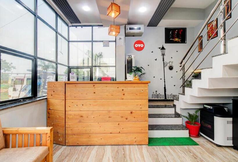 Oyo Flagship Hotel Holiday Prime