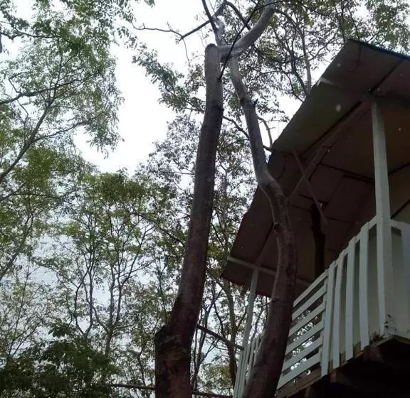 Roccia Hill Resort
