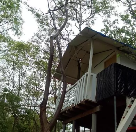 Roccia Hill Resort