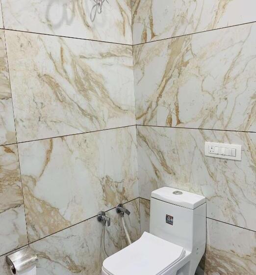 The R Motel Phagwara City    Full Privacy & Security    Family,corporate,couples Favorite