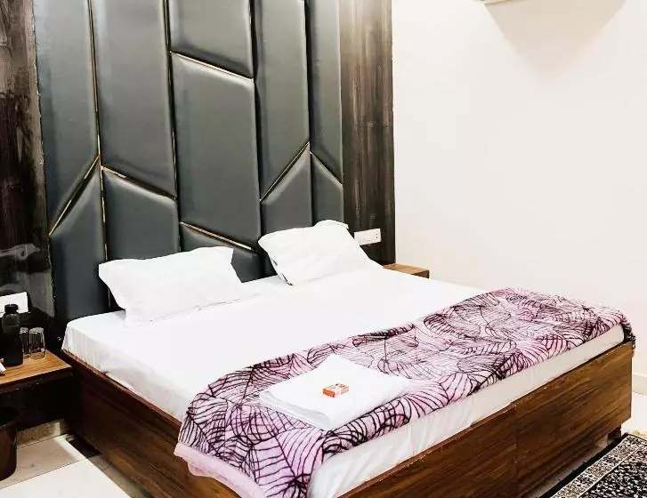 The R Motel Phagwara City    Full Privacy & Security    Family,corporate,couples Favorite