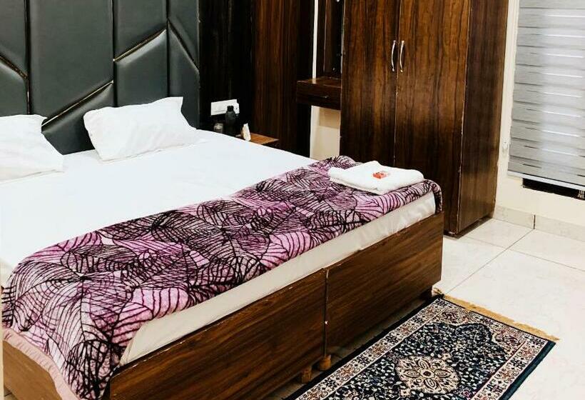 The R Motel Phagwara City    Full Privacy & Security    Family,corporate,couples Favorite