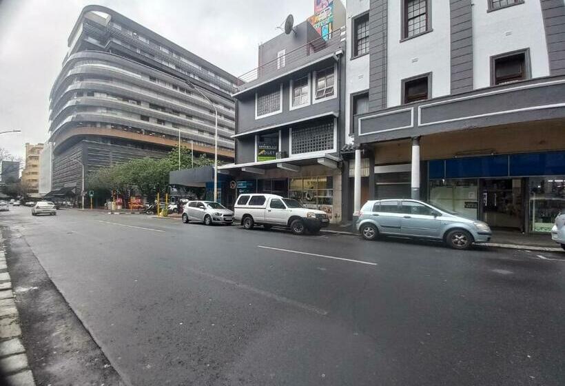 הוסטל Home Away On Plein