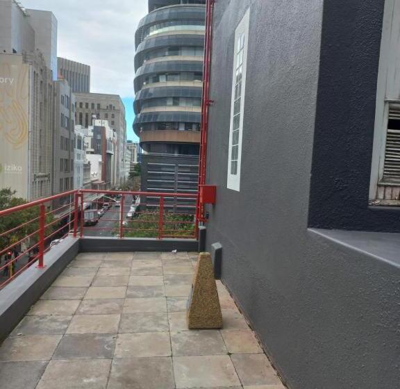 הוסטל Home Away On Plein