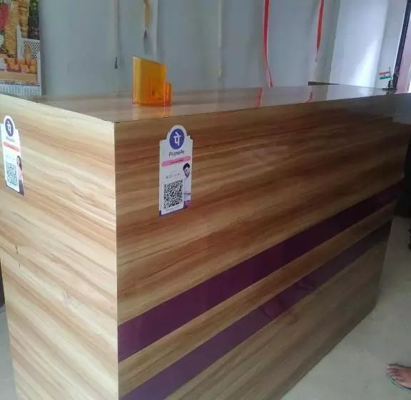 Hotelli Oyo Flagship 8154 Green Golden Guest House