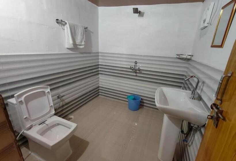 Pensjonat Himalayan Hits Kasauli